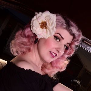 Meet your Posher, Bettina